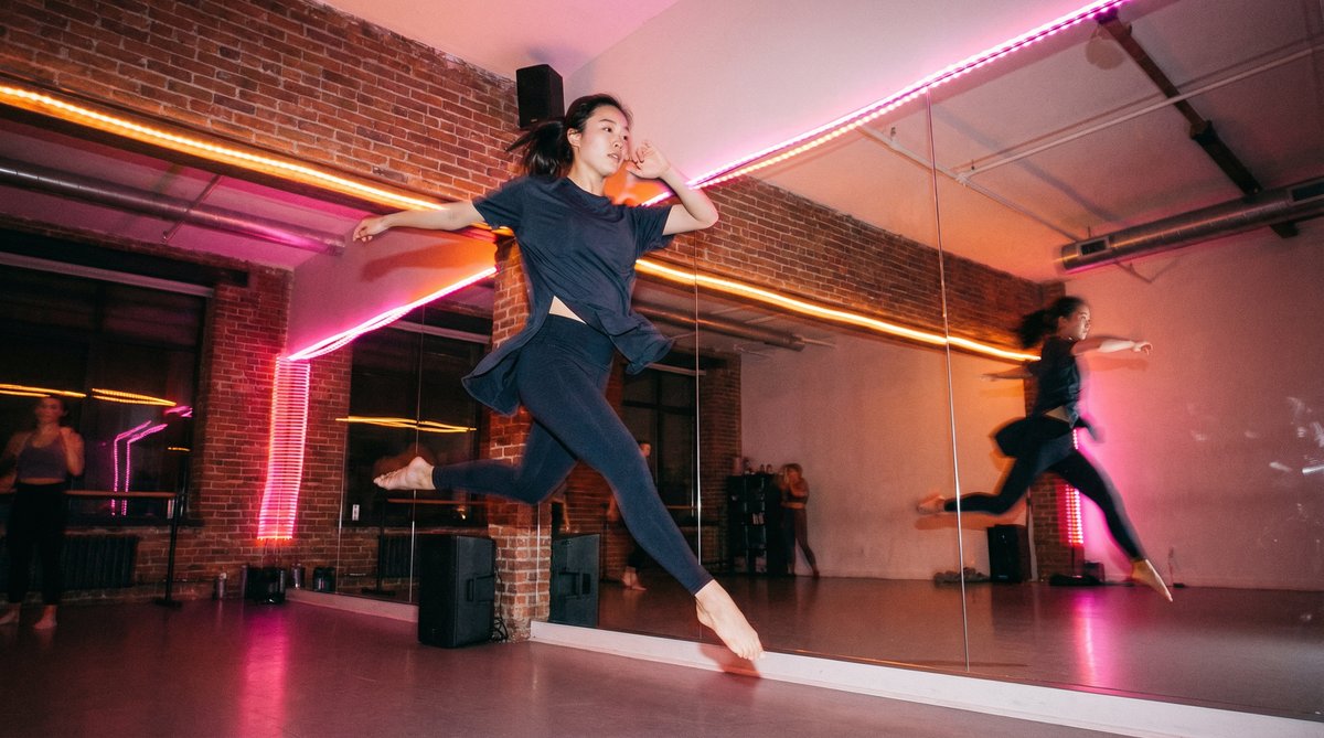 母狗官网舞蹈视频教学：流行舞蹈